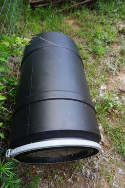 Plastic barrel deer feeder with legs,