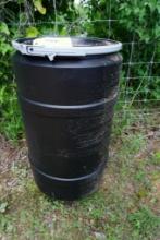 Plastic barrel deer feeder with legs,