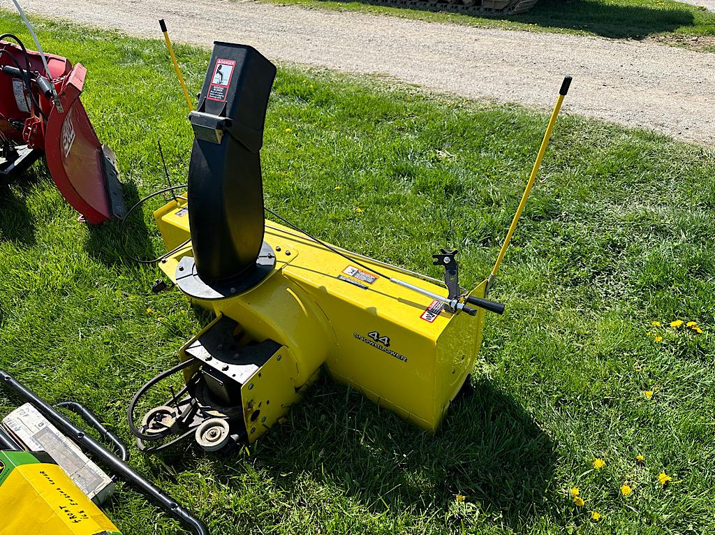 JOHN DEERE X360 RIDING MOWER