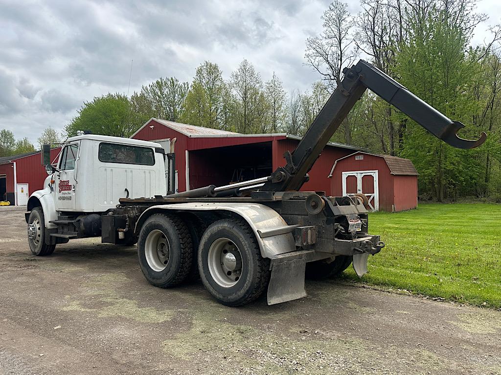 2000 INTERNATIONAL 4900 6x4