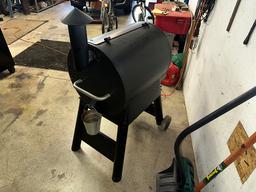 TRAEGER PRO SERIES 22 PELLET GRILL