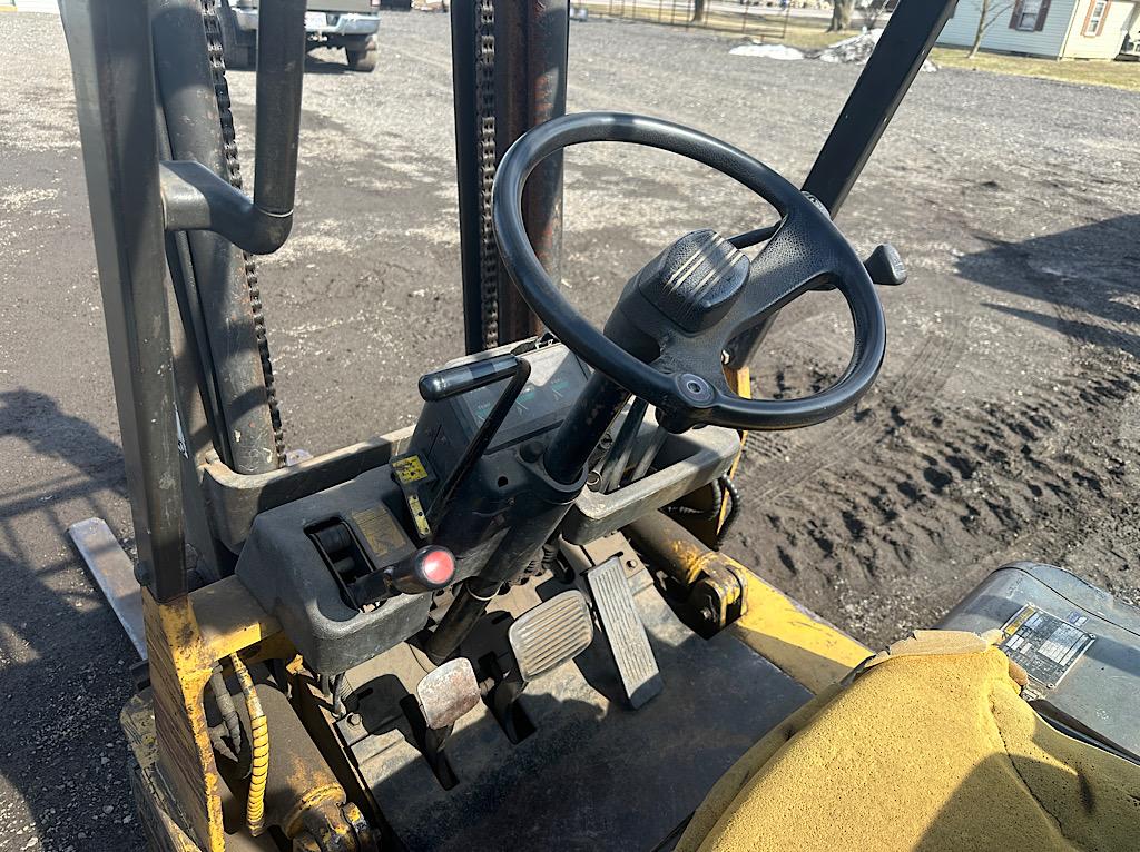 CATERPILLAR GC25 TOW MOTOR