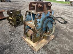 EXCAVATOR PLATE COMPACTOR