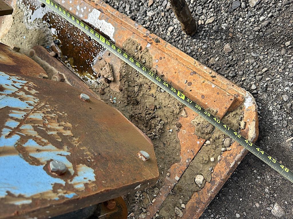 EXCAVATOR PLATE COMPACTOR