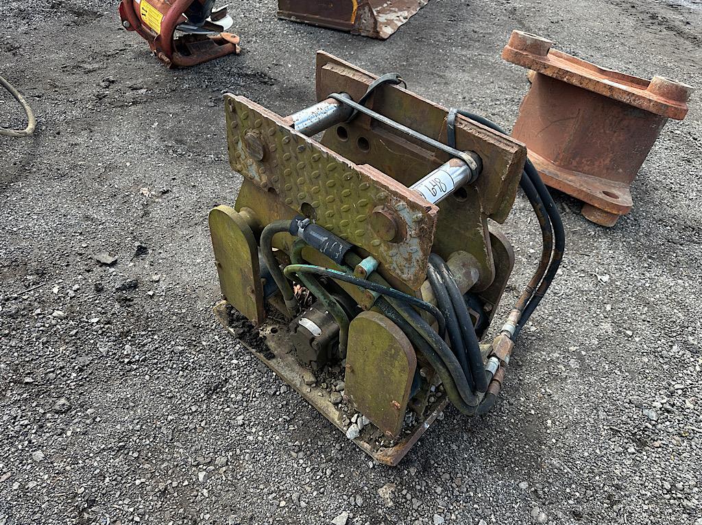 KENT EXCAVATOR PLATE COMPACTOR