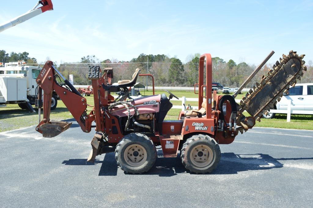 2005 Ditch Witch RT40 Trencher