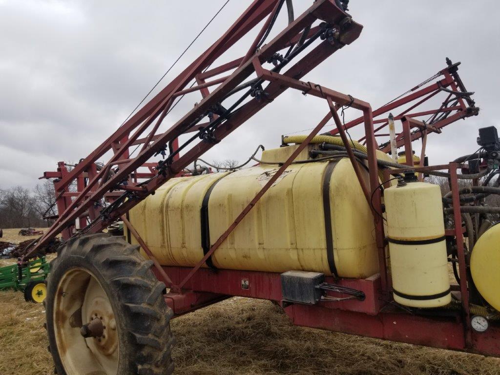 Hardi 1000-gallon pull-type Sprayer