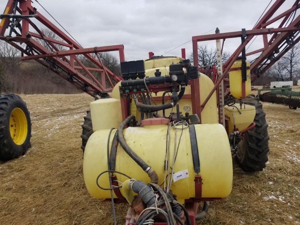 Hardi 1000-gallon pull-type Sprayer