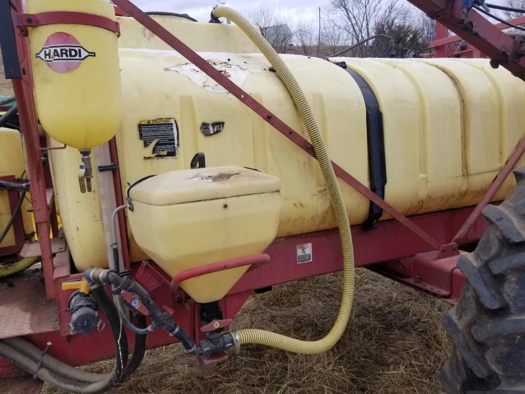 Hardi 1000-gallon pull-type Sprayer