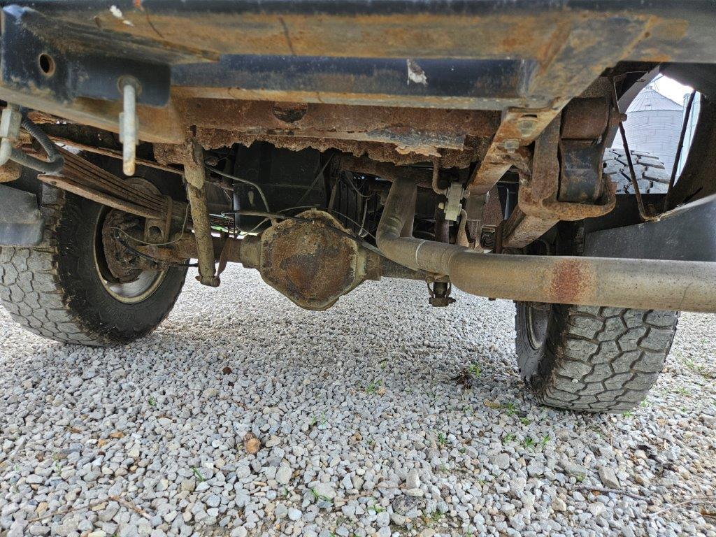 2002 Chevy 2500HD Regular Cab 4X4 Pickup