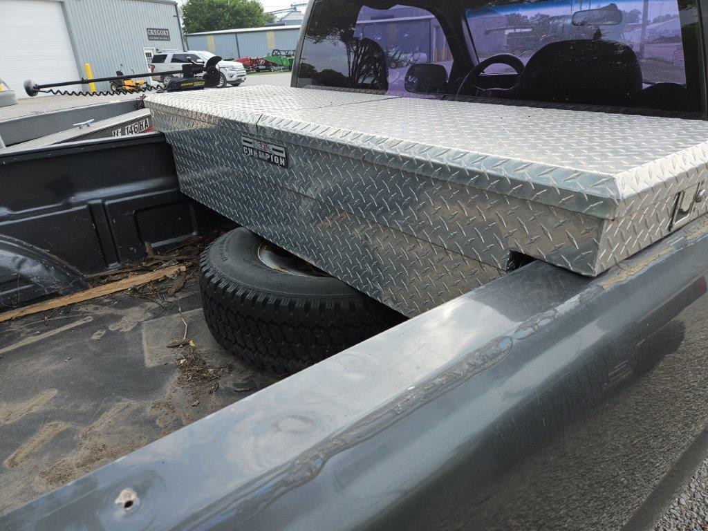 2002 Chevy 2500HD Regular Cab 4X4 Pickup