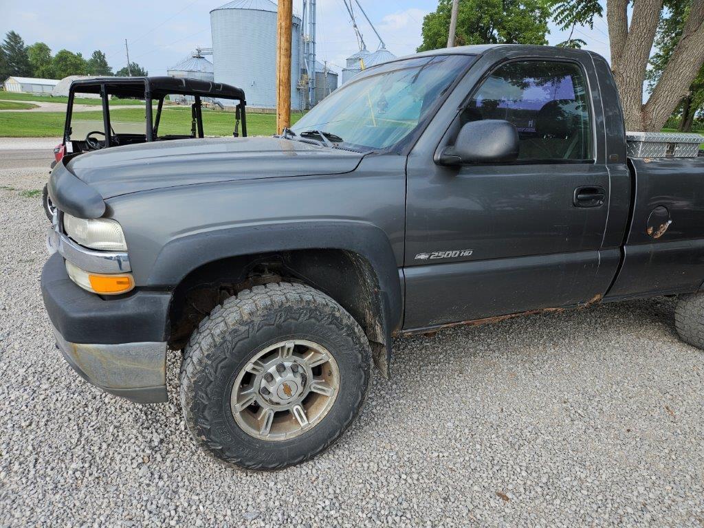 2002 Chevy 2500HD Regular Cab 4X4 Pickup