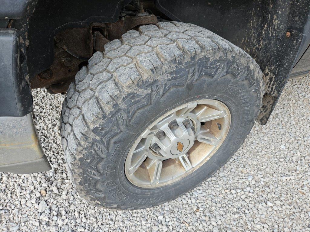 2002 Chevy 2500HD Regular Cab 4X4 Pickup