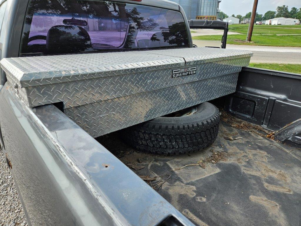 2002 Chevy 2500HD Regular Cab 4X4 Pickup