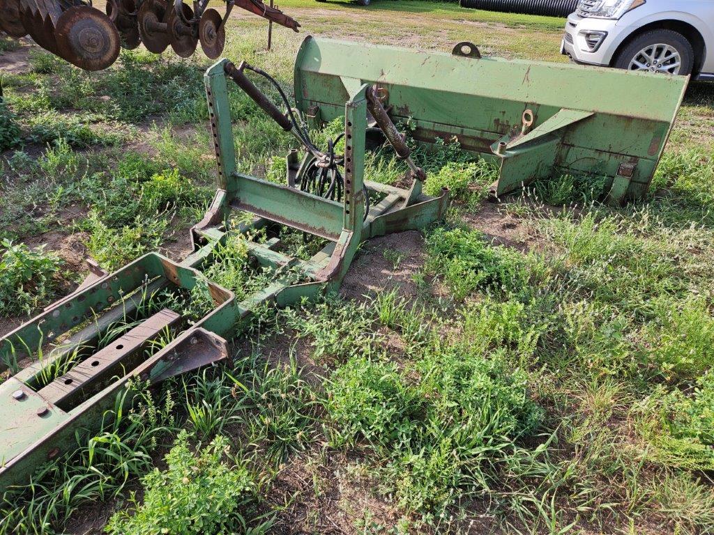 JD 534 9' Dozer Blade