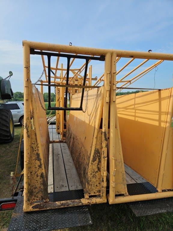 For-Most 450 Cattle Chute System