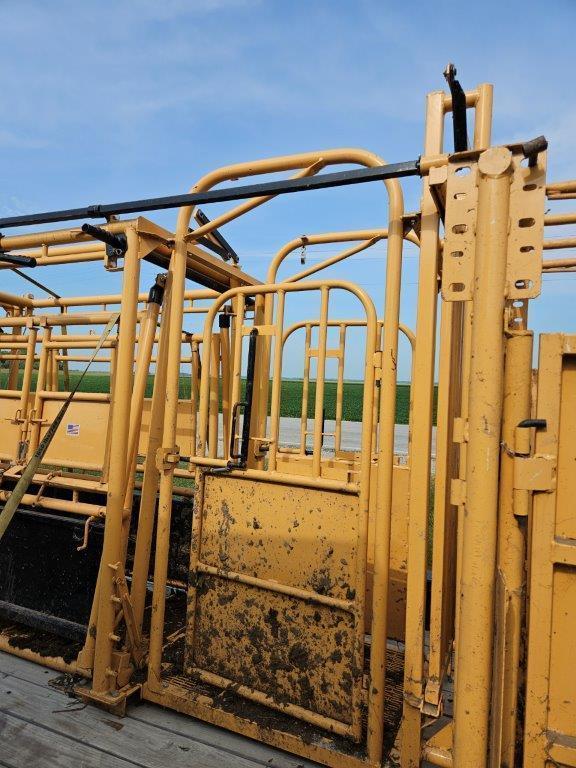 For-Most 450 Cattle Chute System