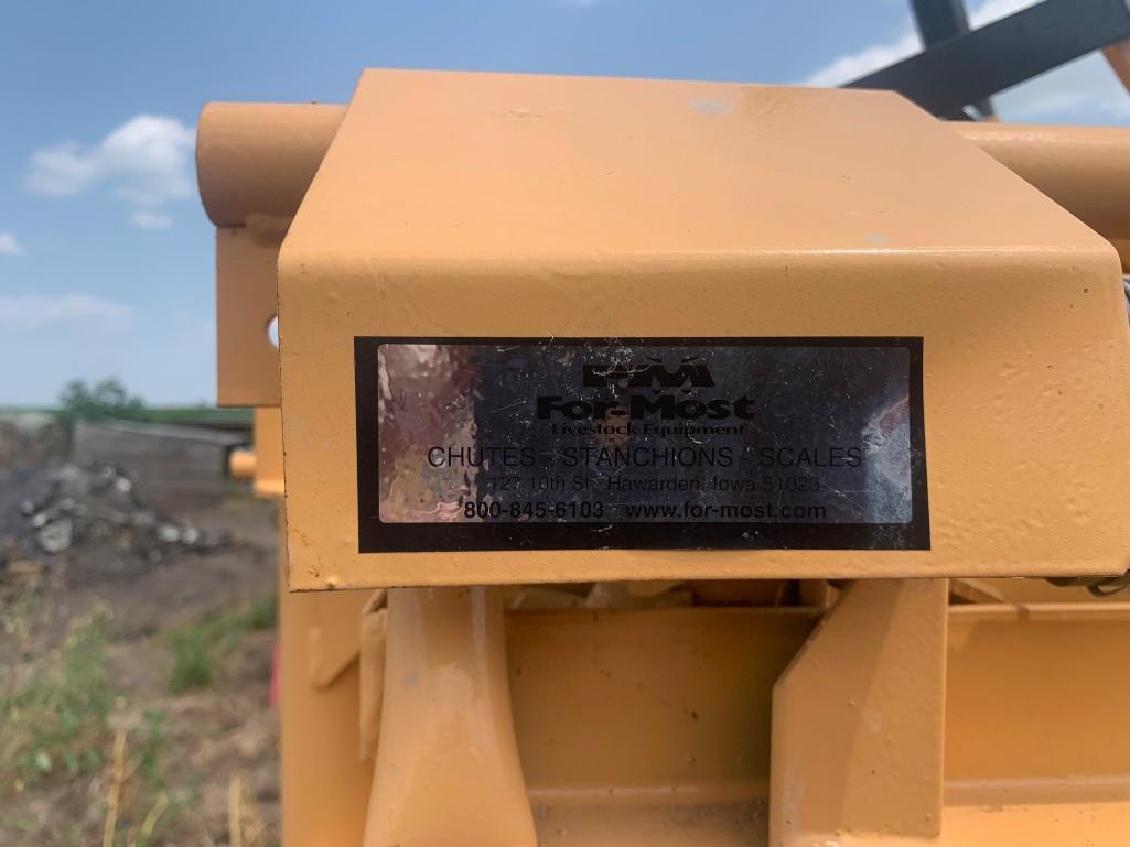 For-Most 450 Cattle Chute System
