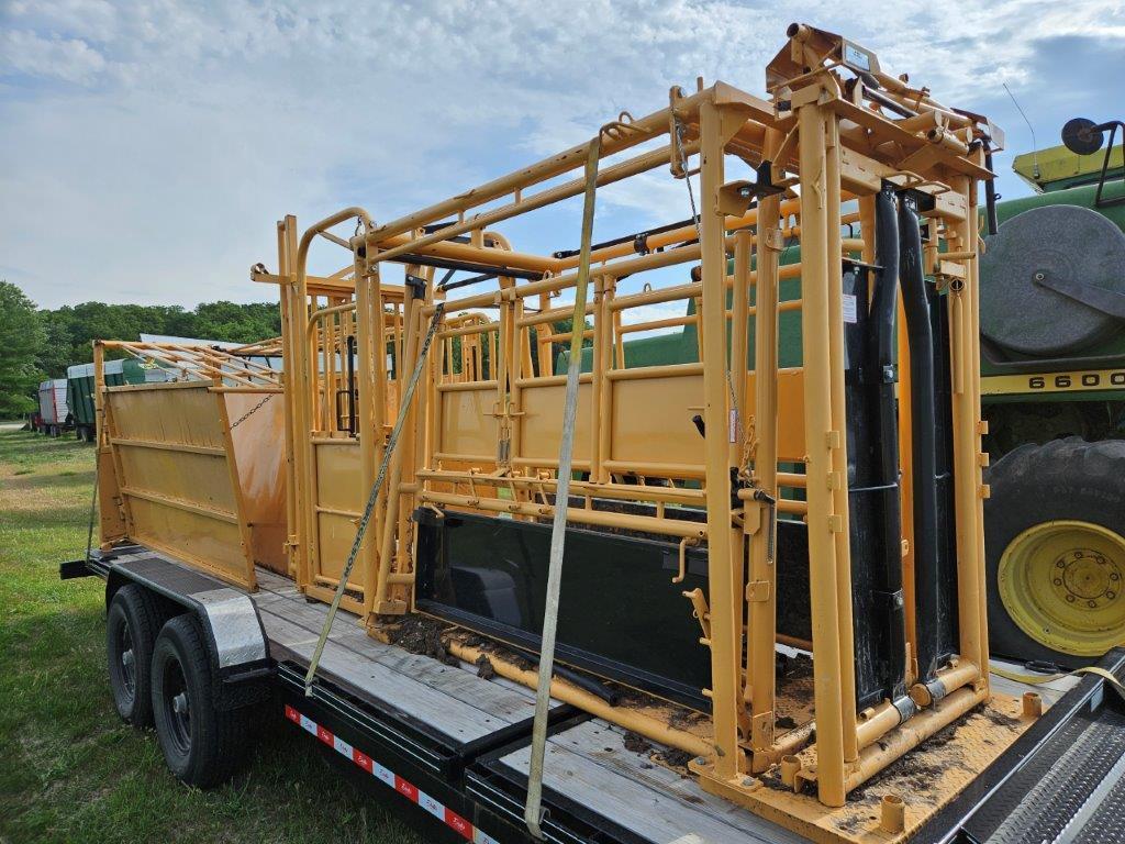 For-Most 450 Cattle Chute System