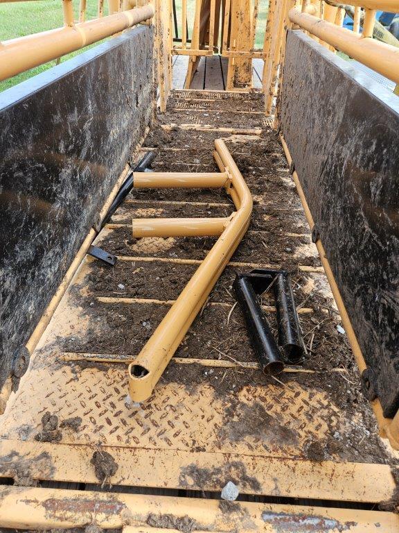 For-Most 450 Cattle Chute System