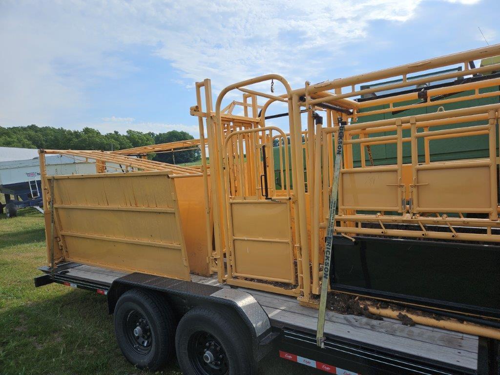 For-Most 450 Cattle Chute System
