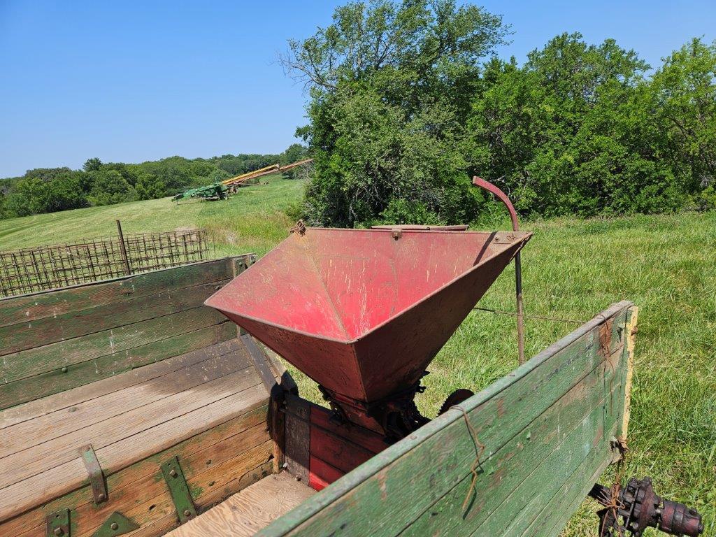 McCormick Flare Box Wagon