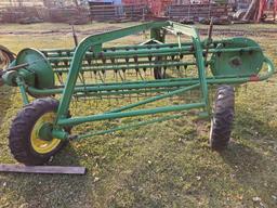John Deere 662 Hay Rake