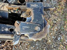Yetter 2968 planter fertilizer units w/ knives