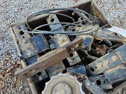 Yetter 2968 planter fertilizer units w/ knives