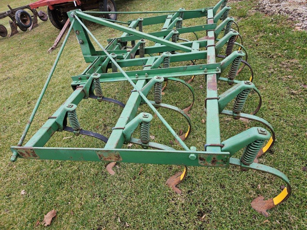 John Deere 1100 9' 3pt Field Cultivator