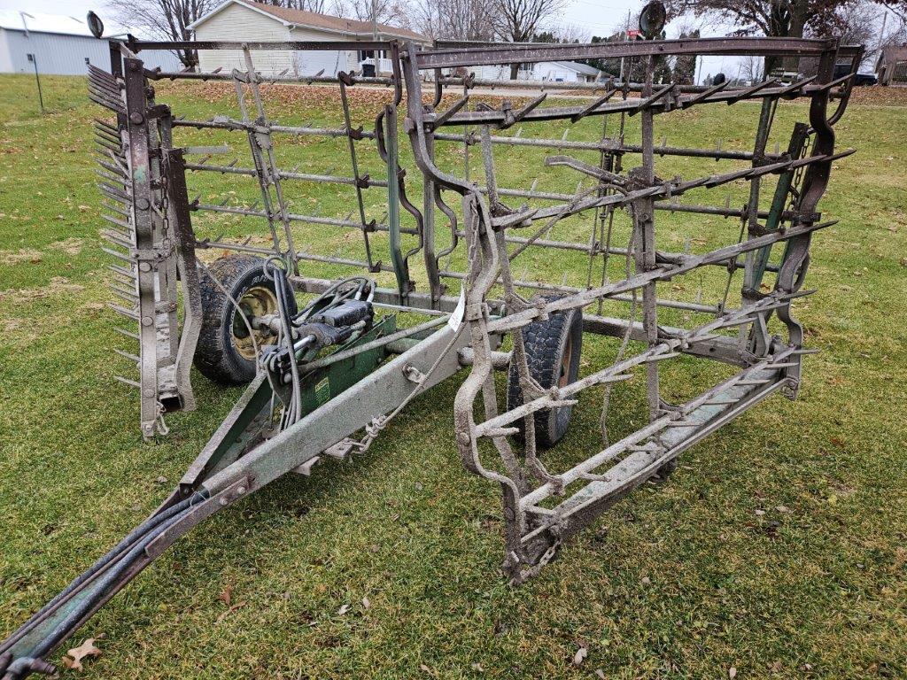 John Deere 4 section Harrow on hyd cart
