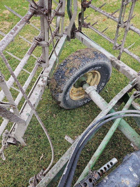 John Deere 4 section Harrow on hyd cart