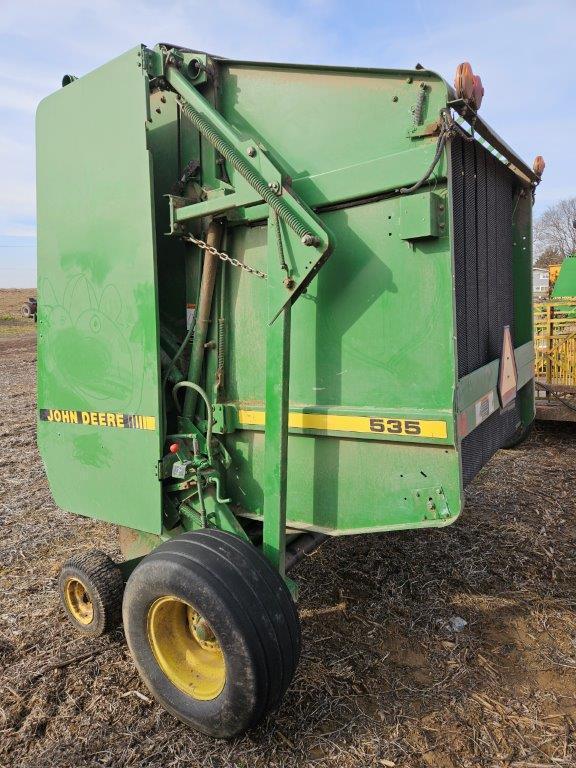 JD 535 Round Baler