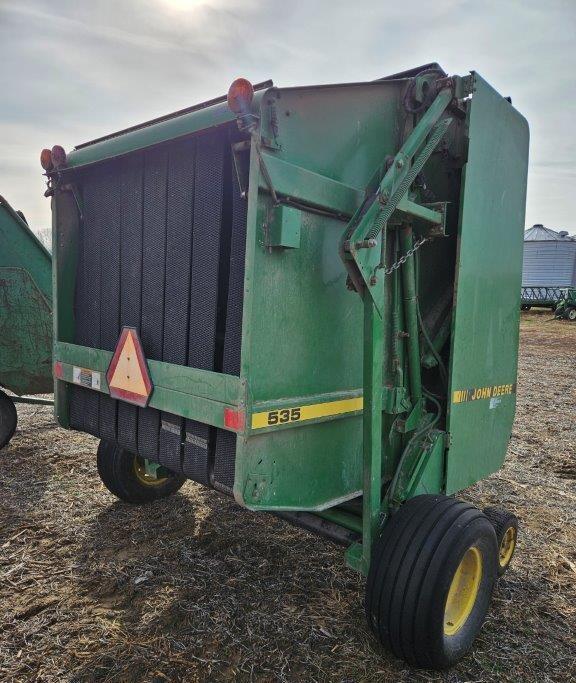 JD 535 Round Baler