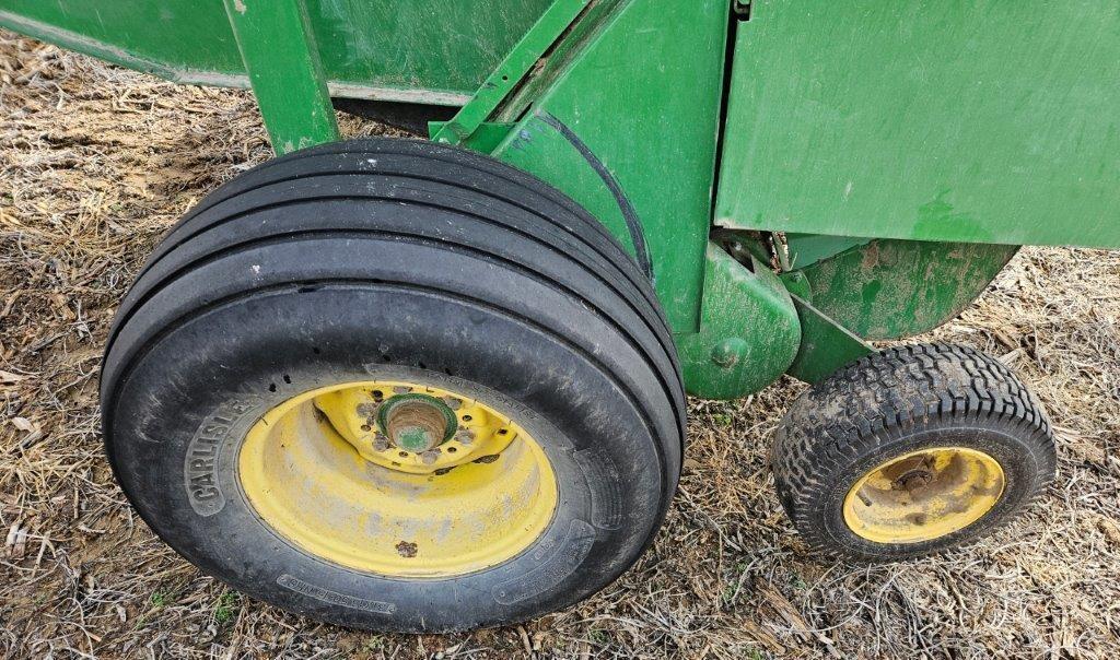 JD 535 Round Baler