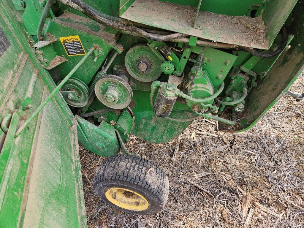 JD 535 Round Baler