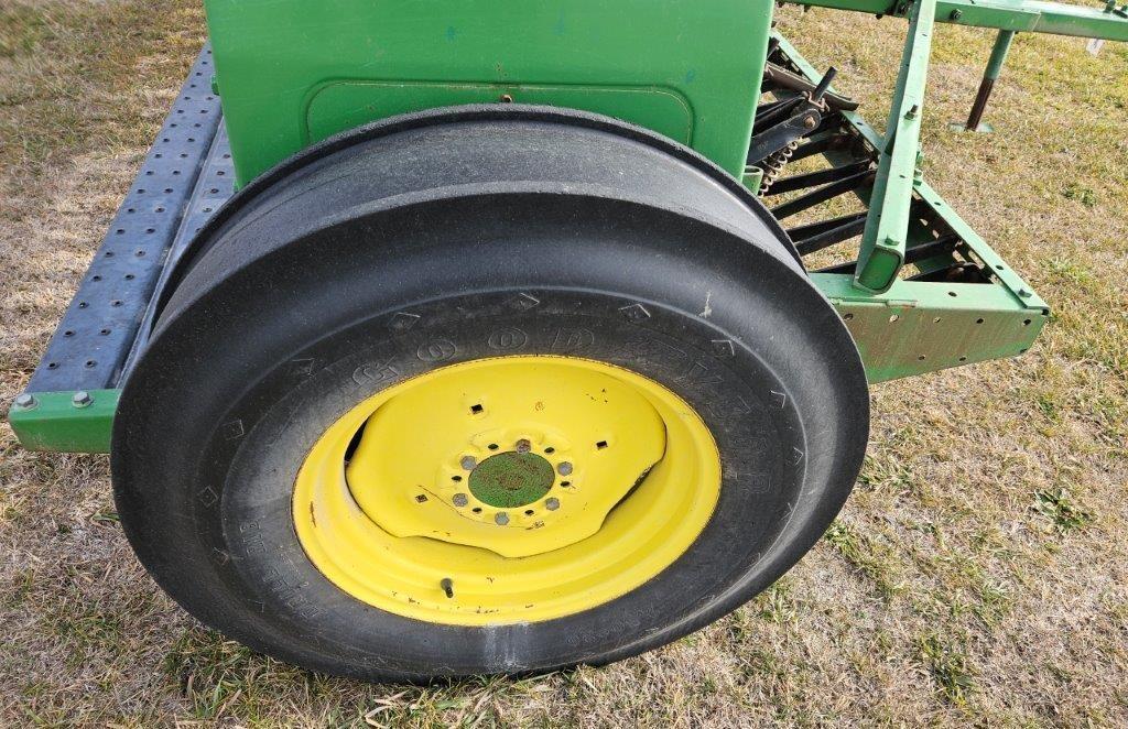 JD 8200 12' Grain Drill
