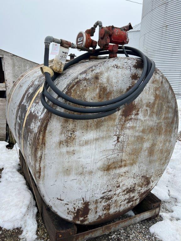 800-gallon Fuel Tank w/ 110v pump