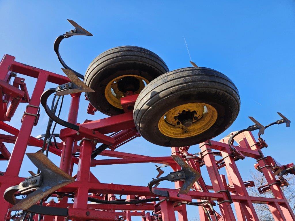 Sunflower 5054 47' Field Cultivator