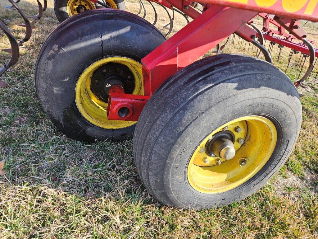 Sunflower 5054 47' Field Cultivator