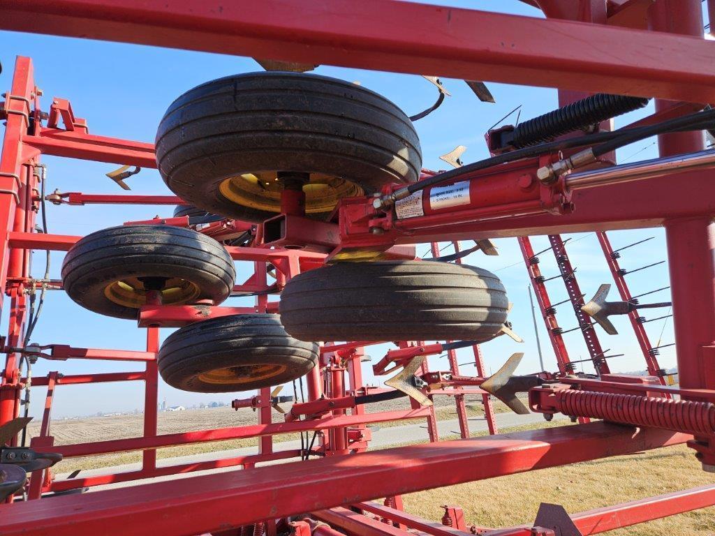 Sunflower 5054 47' Field Cultivator