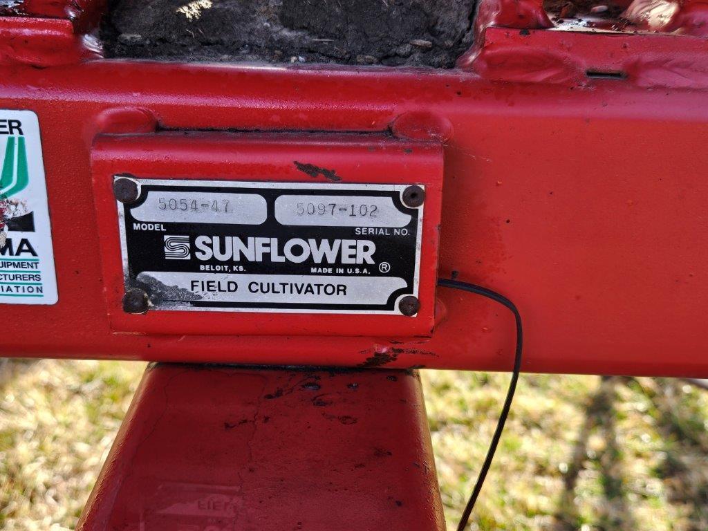 Sunflower 5054 47' Field Cultivator