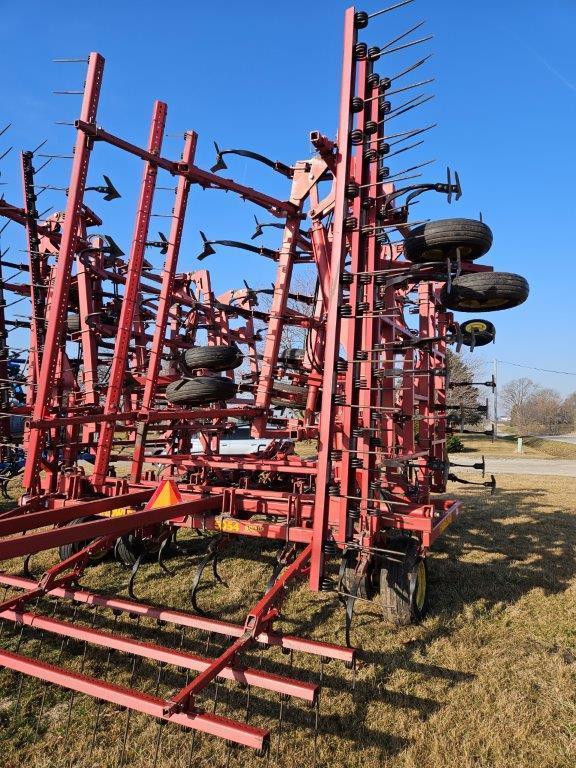 Sunflower 5054 47' Field Cultivator