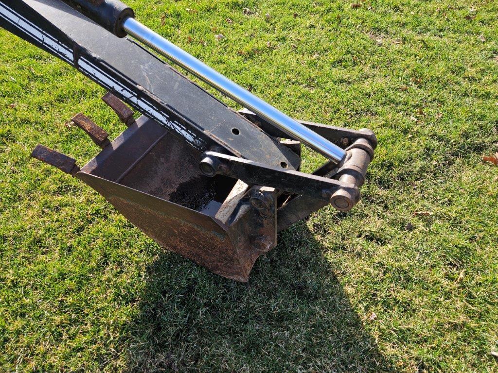 Bush Hog 1000H 3pt Backhoe