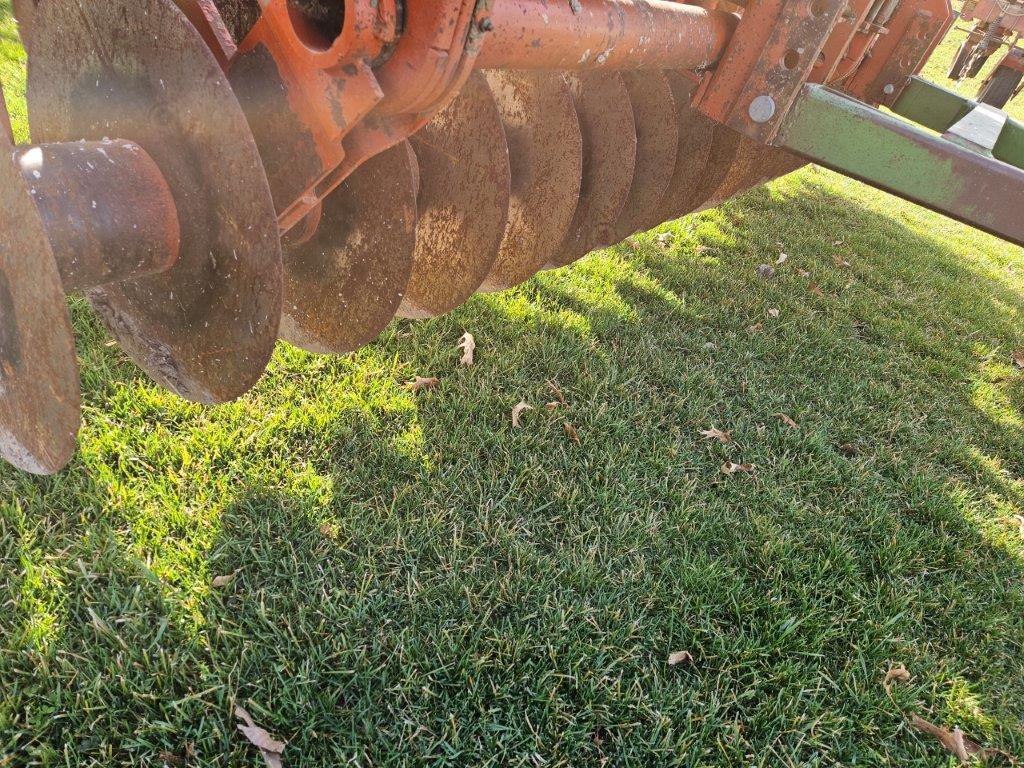 Glencoe Soil Saver 9 shank Disc Chisel Plow