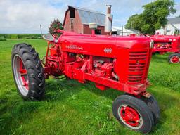 1956 IH Farmall 400 G Tractor