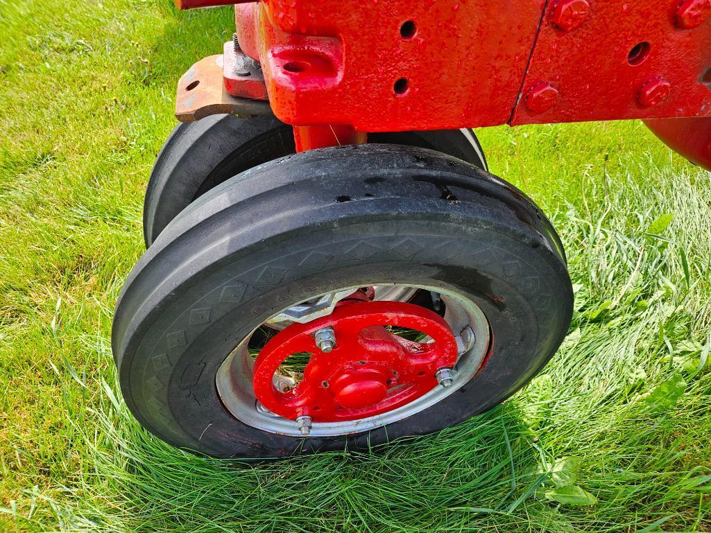 1956 IH Farmall 400 G Tractor