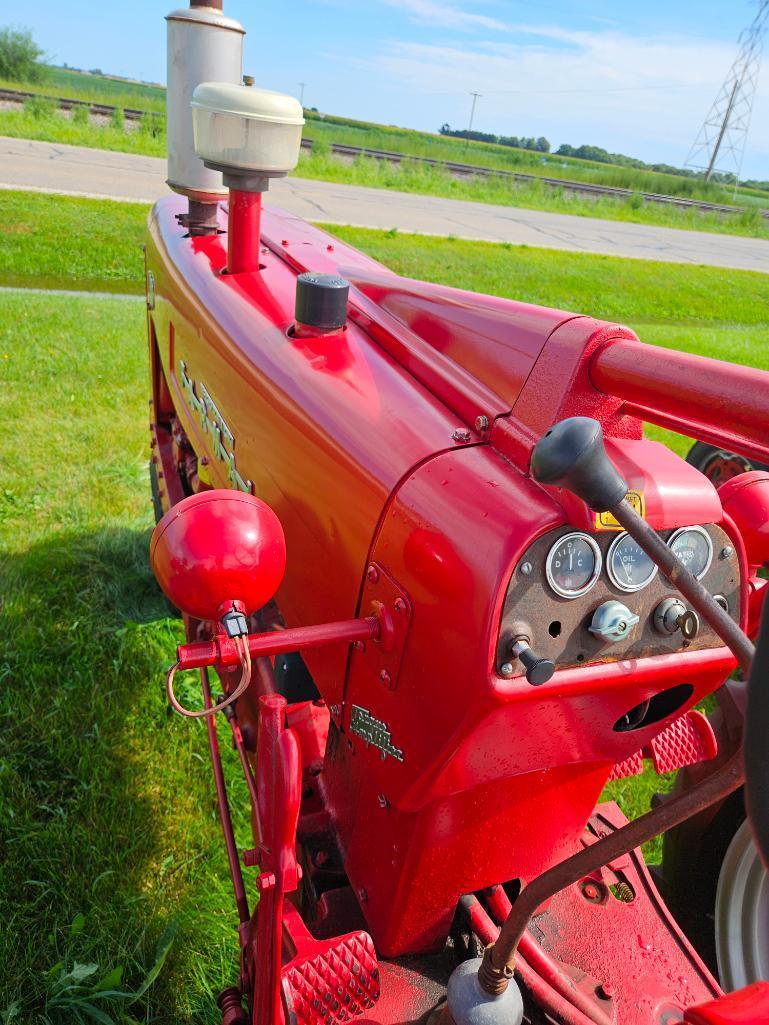 1956 IH Farmall 400 G Tractor