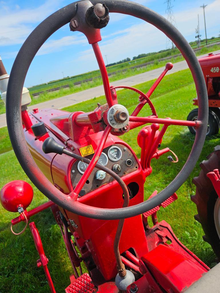 1956 IH Farmall 400 G Tractor