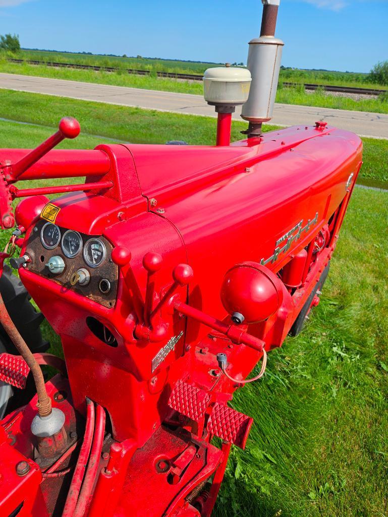 1956 IH Farmall 400 G Tractor